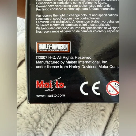 Maisto Harley-Davidson Road Haulers Toy Set - Red and Silver - Picture 2 of 7